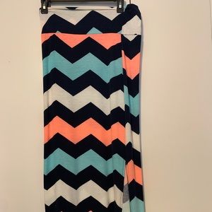 Long skirt with slits